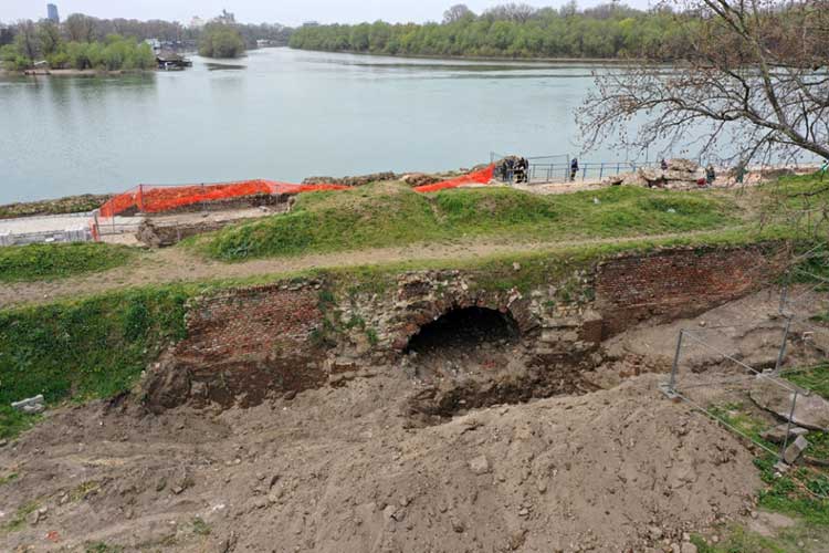 Археолошка истраживања Водене капије 1 на приобалном бедему Београдске тврђаве