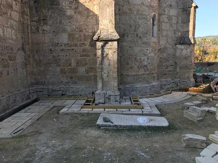 Konzervatorsko restauratorski radovi na Bogorodičinoj crkvi manastira Gradac