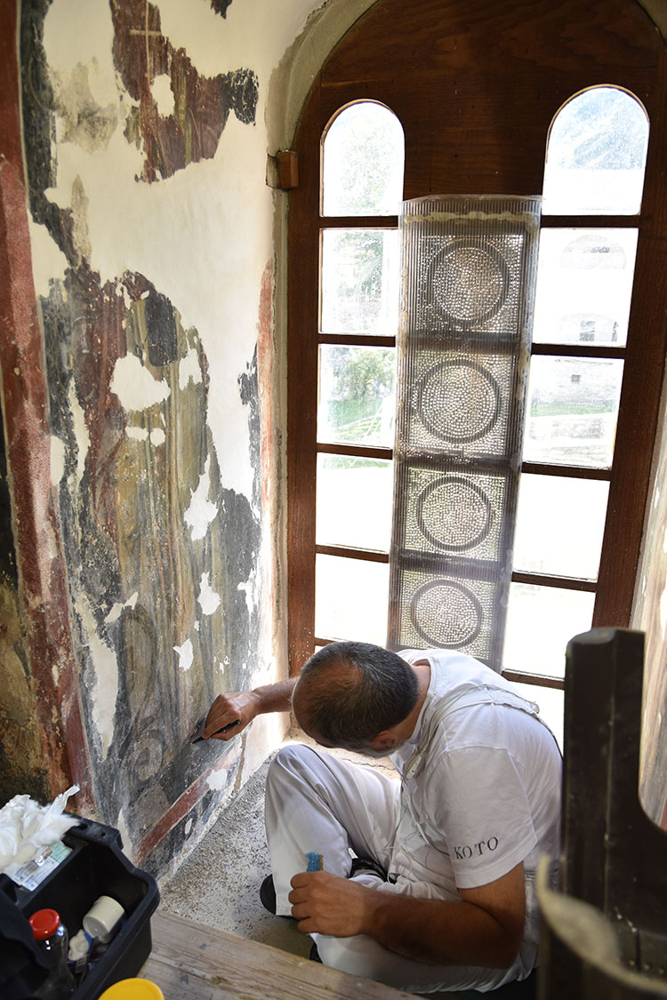 Наставак конзерваторско рестаураторских радова на живопису у Богородичиној цркви у Студеници