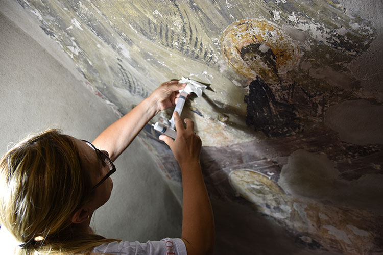 Наставак конзерваторско рестаураторских радова на живопису у Богородичиној цркви у Студеници