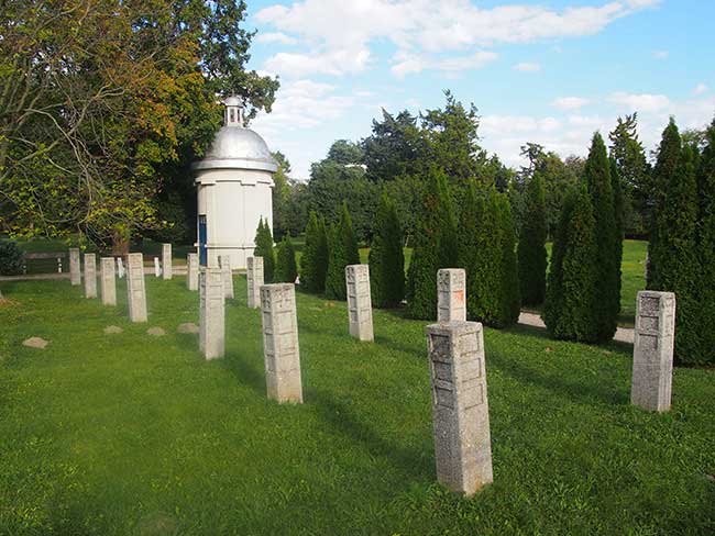 Srpsko vojno groblje u Velikom Međeru (Srbský vojenský cintorín Veľky Meder)