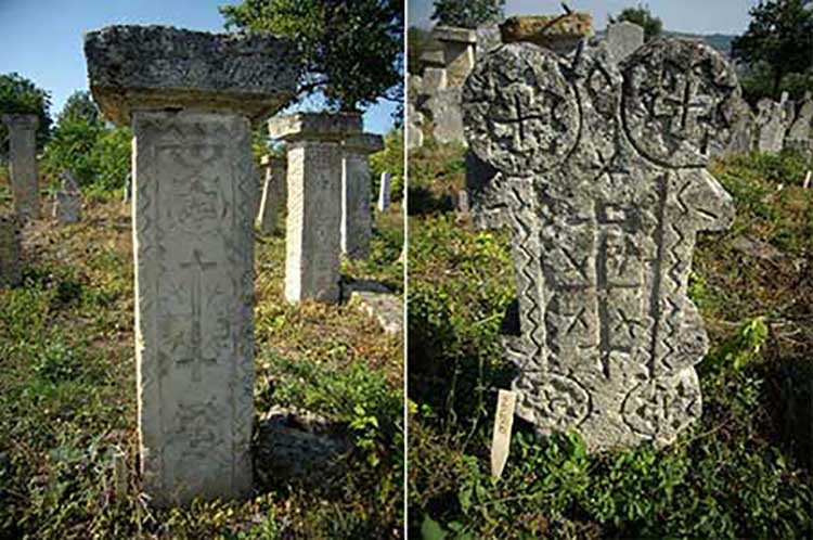Staro groblje u Rajačkim pivnicama - nadgrobni spomenici
