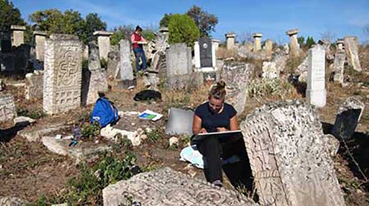Staro groblje u Rajačkim pivnicama - terenski rad
